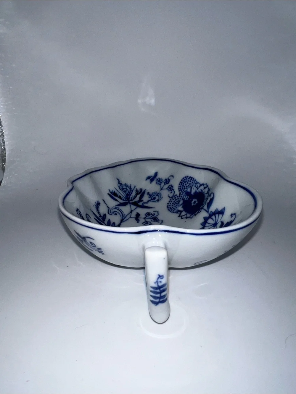 Blue Danube leaf shaped dish